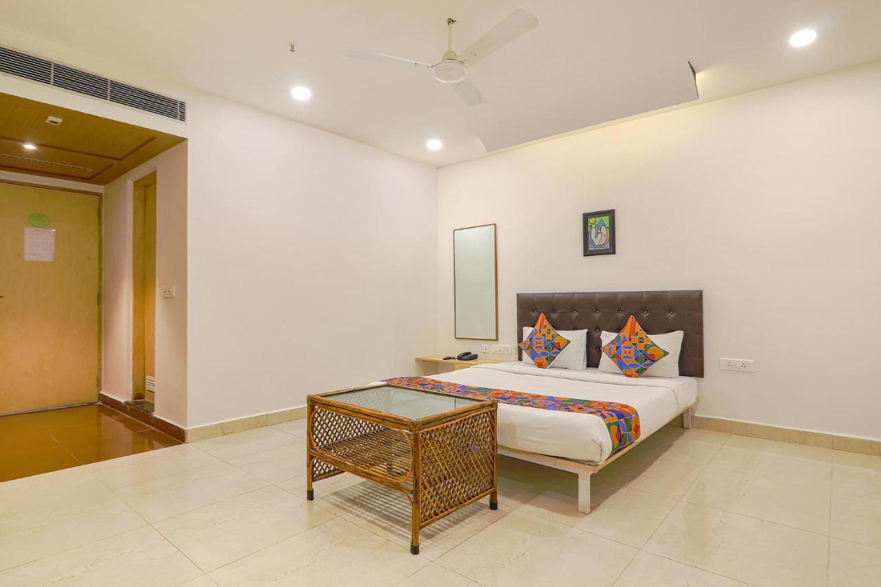 Fabhotel Aamantran & Banquet Halls - Nr Rtc X Roads Metro Station Hyderabad Ngoại thất bức ảnh