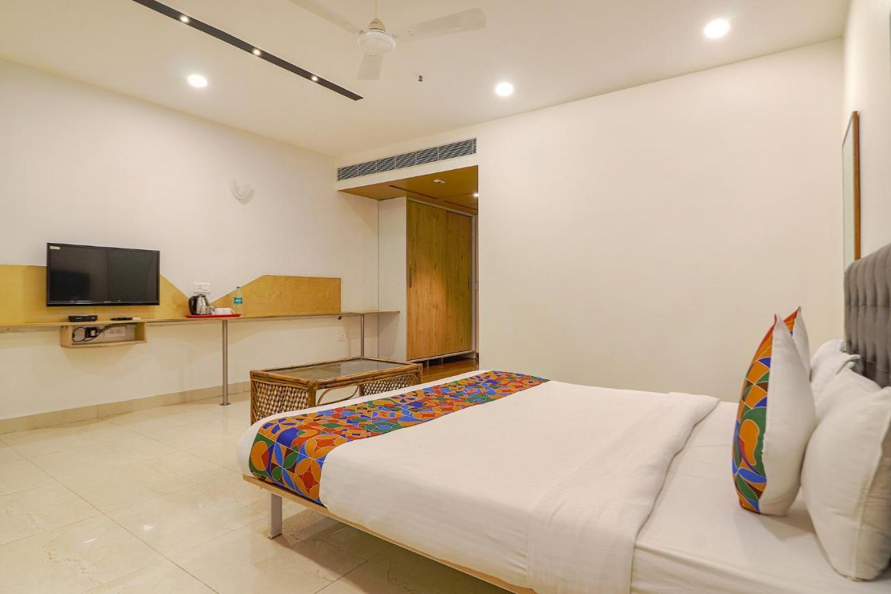 Fabhotel Aamantran & Banquet Halls - Nr Rtc X Roads Metro Station Hyderabad Ngoại thất bức ảnh
