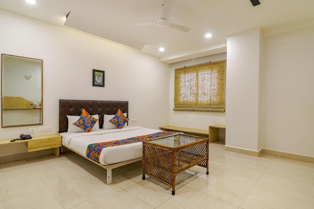 Fabhotel Aamantran & Banquet Halls - Nr Rtc X Roads Metro Station Hyderabad Ngoại thất bức ảnh