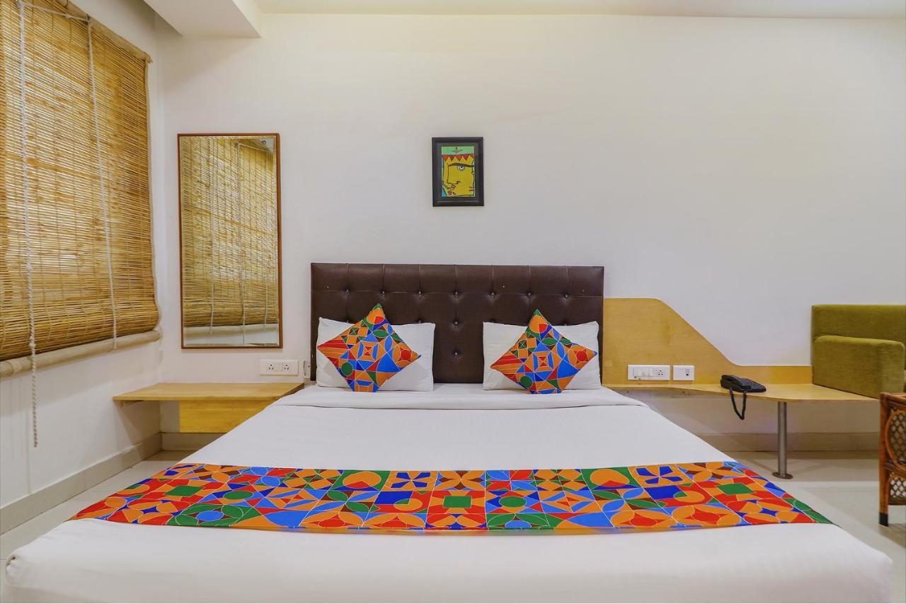 Fabhotel Aamantran & Banquet Halls - Nr Rtc X Roads Metro Station Hyderabad Ngoại thất bức ảnh