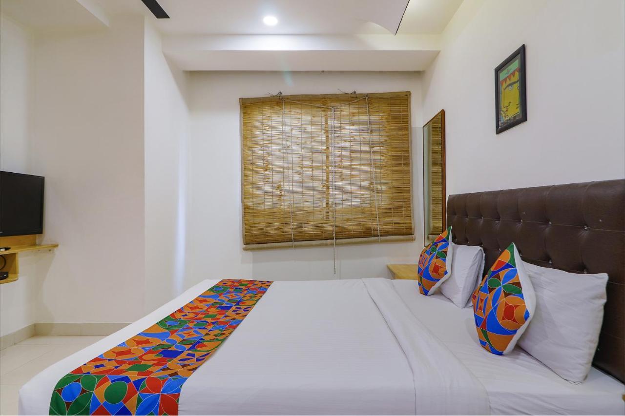 Fabhotel Aamantran & Banquet Halls - Nr Rtc X Roads Metro Station Hyderabad Ngoại thất bức ảnh