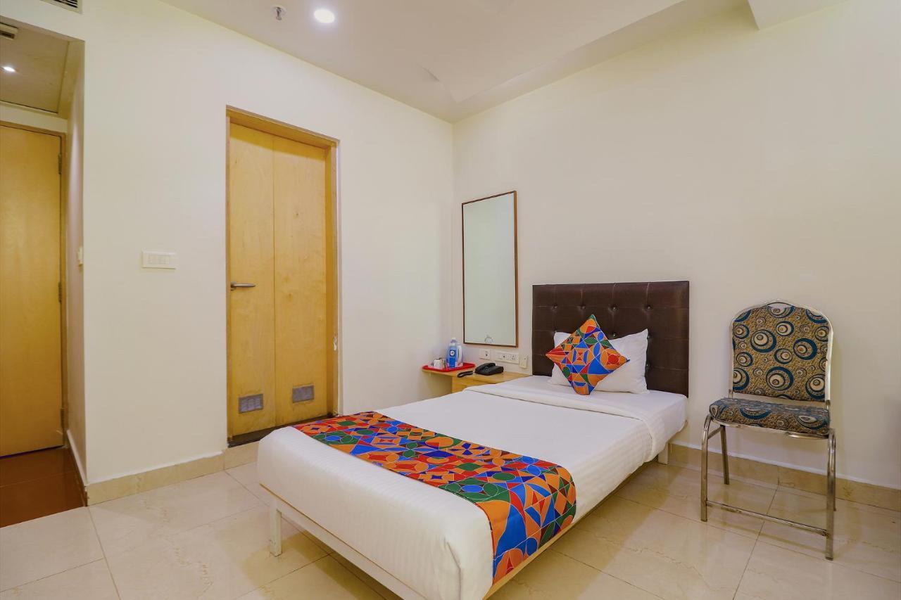 Fabhotel Aamantran & Banquet Halls - Nr Rtc X Roads Metro Station Hyderabad Ngoại thất bức ảnh