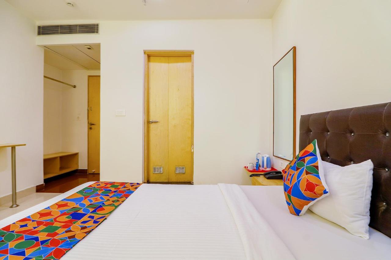 Fabhotel Aamantran & Banquet Halls - Nr Rtc X Roads Metro Station Hyderabad Ngoại thất bức ảnh