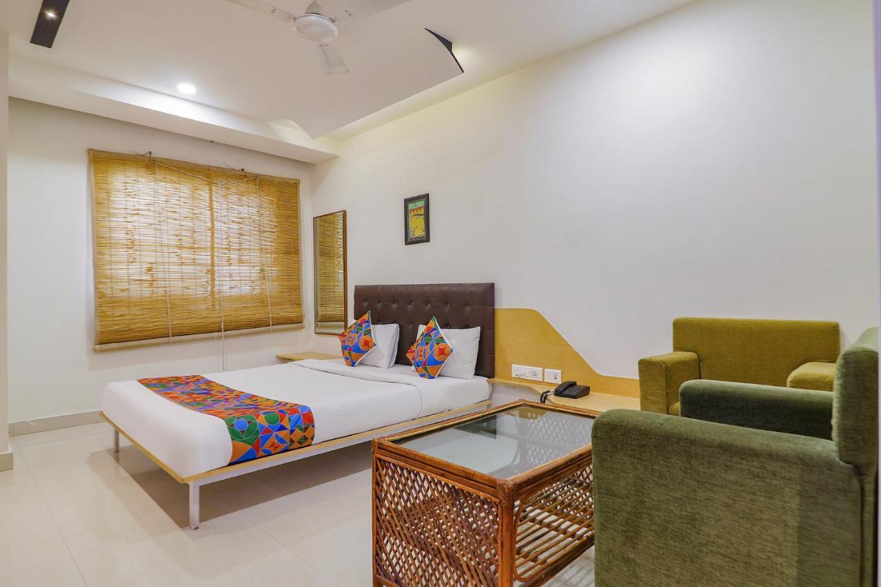 Fabhotel Aamantran & Banquet Halls - Nr Rtc X Roads Metro Station Hyderabad Ngoại thất bức ảnh