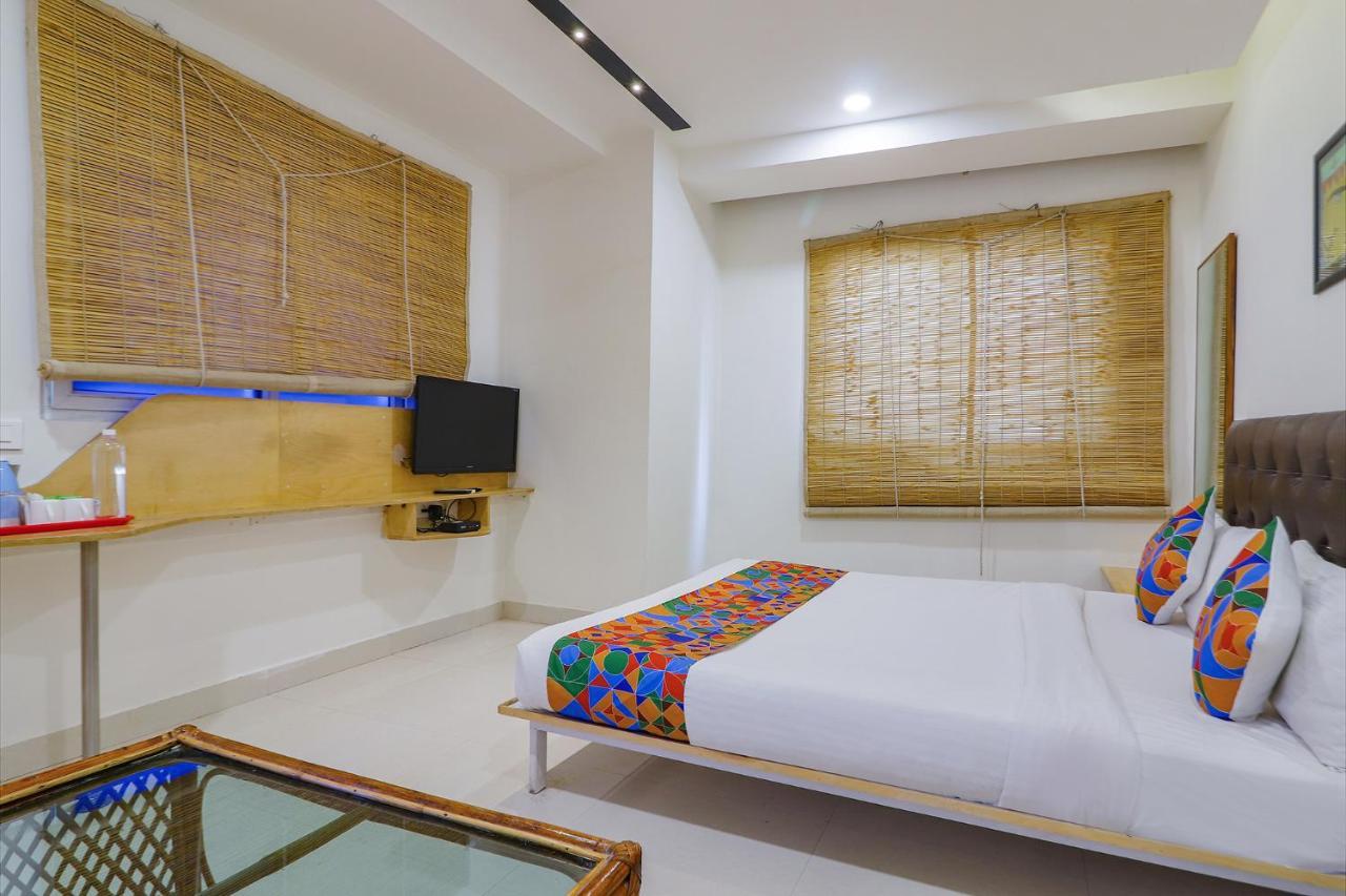 Fabhotel Aamantran & Banquet Halls - Nr Rtc X Roads Metro Station Hyderabad Ngoại thất bức ảnh